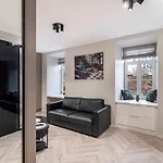 Apartment With Jacuzzi, Old Town